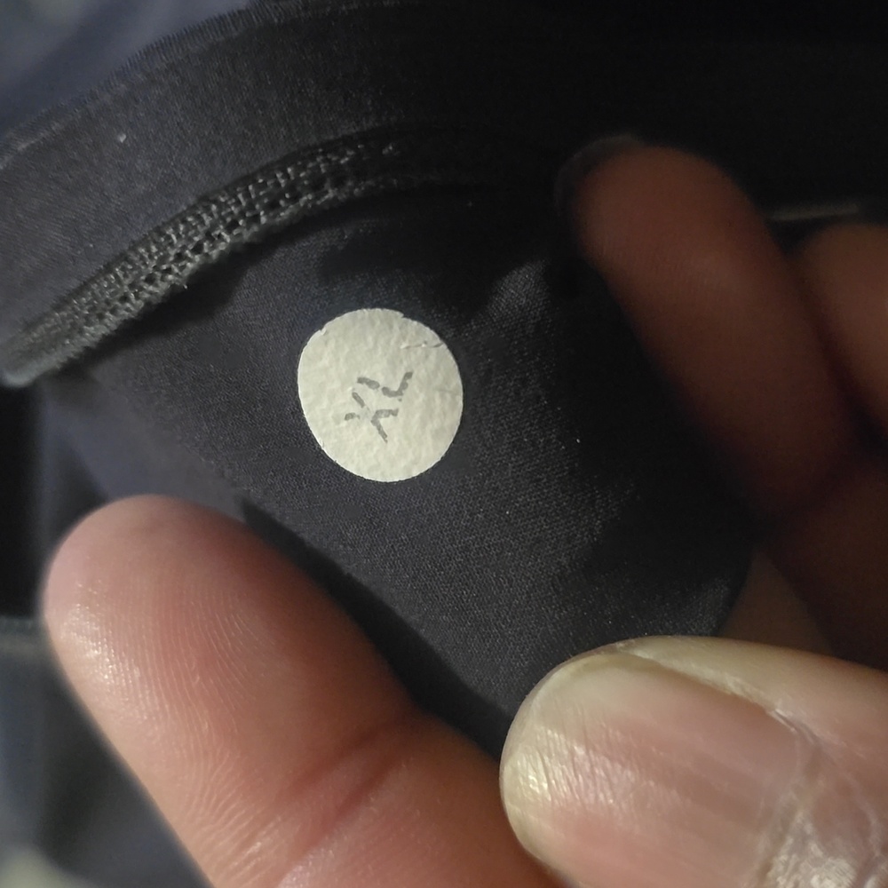 LULULEMON Men's Athletica Shorts Medium Black 10 Inseam XL *Drawstring Broken* - Picture 5 of 5